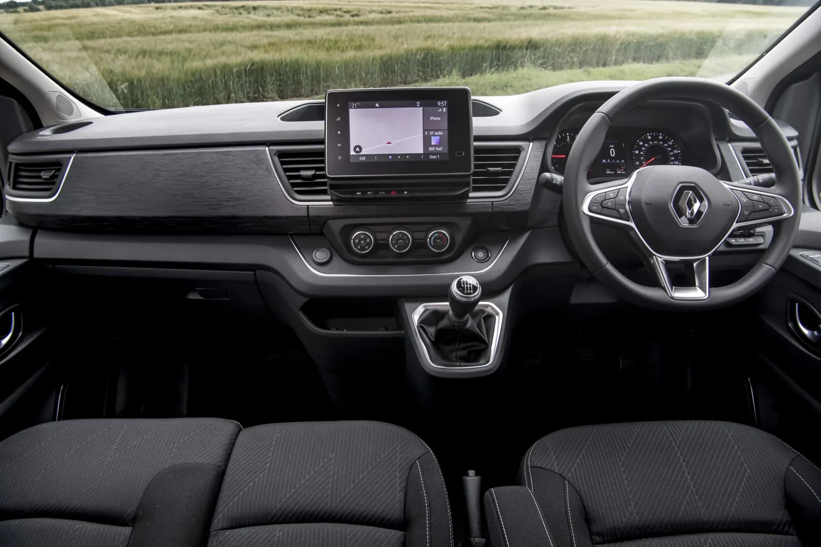 Renault Trafic dashboard and cockpit with touchscreen
